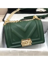 Chanel Calfskin Patchwork Chevron Small Boy Flap Bag A67086 Green 2019 Collection AQ01074