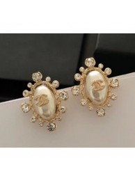 Chanel Pearl Stud Earrings AB0137 Gold/Pearly White/Crystal 2018 AQ00795