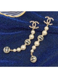 Chanel Pearls Earrings 42 2020 Collection AQ02407