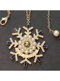 High Imitation Chanel Pearl Snowflake Pendant Necklace AB2337 2019 Collection AQ01482