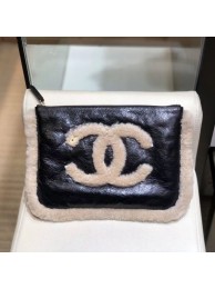 Replica AAA Chanel Shiny Crumpled Sheepskin and Shearling Sheepskin Clutch Beige/Black 2019 Collection AQ04005