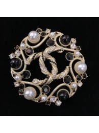 Replica High Quality Chanel Round Brooch AB0585 Gold/Pearly White/Black/Crystal 2019 Collection AQ03726